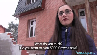 A szemüveges kisliba forró kalandjai az ügynökkel