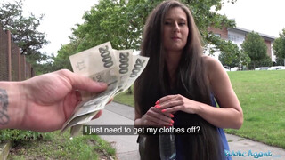 Lara Fox: A pénz általi szenvedélyes alávetés