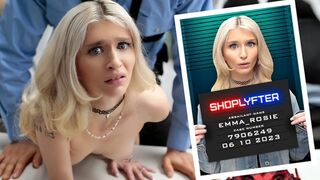 Emma Rosie ártatlanságot színlel, de hamar elárulja vétkeit és megízleli a rendőr szenvedélyét