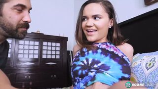 Naudi Nala szenvedélyesen kényezteti és meglovagolja a méretes szerszámot