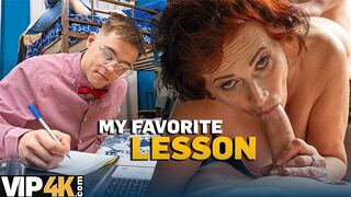 Érett orosz csábító imádja a forró hármast fiatal szeretőkkel