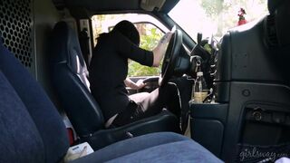 Nikki leleplezi Shyla forró kis titkát