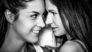 Spanyol Carolina Abril szenvedélyes ukrán kedvesével