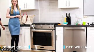 Dominatrix Bunny Colby uralja és kielégíti ügyfelét vad játékkal