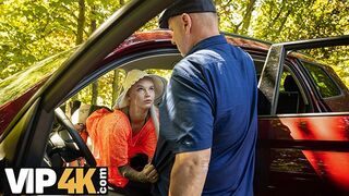 Eltévedt az erdőben és a tiltott herceget ölelte magához