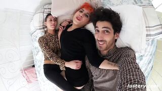 Dögös otthoni trió szenvedélyes amatőr kefélés sima öl nélkül korlátok