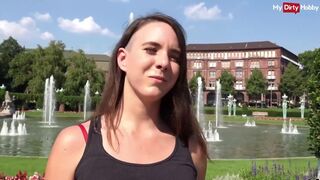 Német turista csajszi vad kültéri popó kalandja