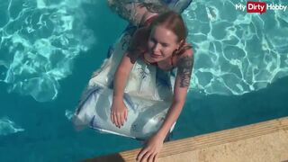 Emma Wolf, a szenvedélyes szépség, aki a medencében őrülten szeretkezik
