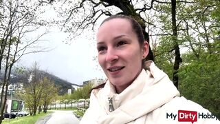 Forró tini amatőr nyilvános szopása idegennek