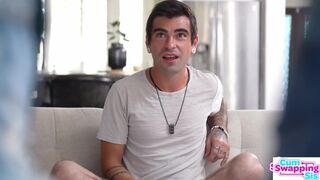 Okos mostohabáty megosztja forró spermaadagját Scarlet Skies és Molly Little között