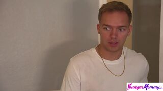 Kenzie Love lesi, ahogy mostoha fia betölti a szűz száját – szigorú anyai útmutatás