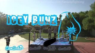 Lángoló fantázia csata buja nagy mellű tini bombákkal