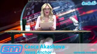 Casca Akashova dögös híradós milf forrón maszturbál élő adásban