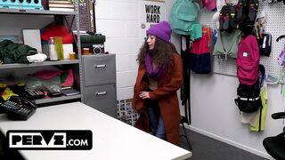 Karácsonyi zsákmányolt smink a tini tolvajnál - Rusty Nails büntetése szenvedélyesen