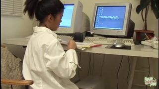 Ázsiai tini csajok hatalmas farkas szopós baszása