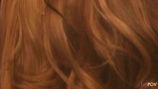 A főnökasszony elcsábítja alárendeltjét egy vad leszbikus orgiában, kemény élvezetekkel