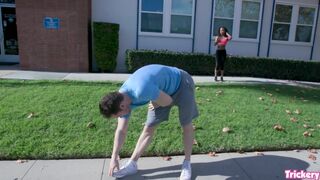 Demi Sutra csinos csavart tánccal csábítja Sam Shock izmos farkát