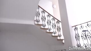 Elissen Sweet lyukai között vált a BBC, miközben a cuckold nyalja - Do The Wife